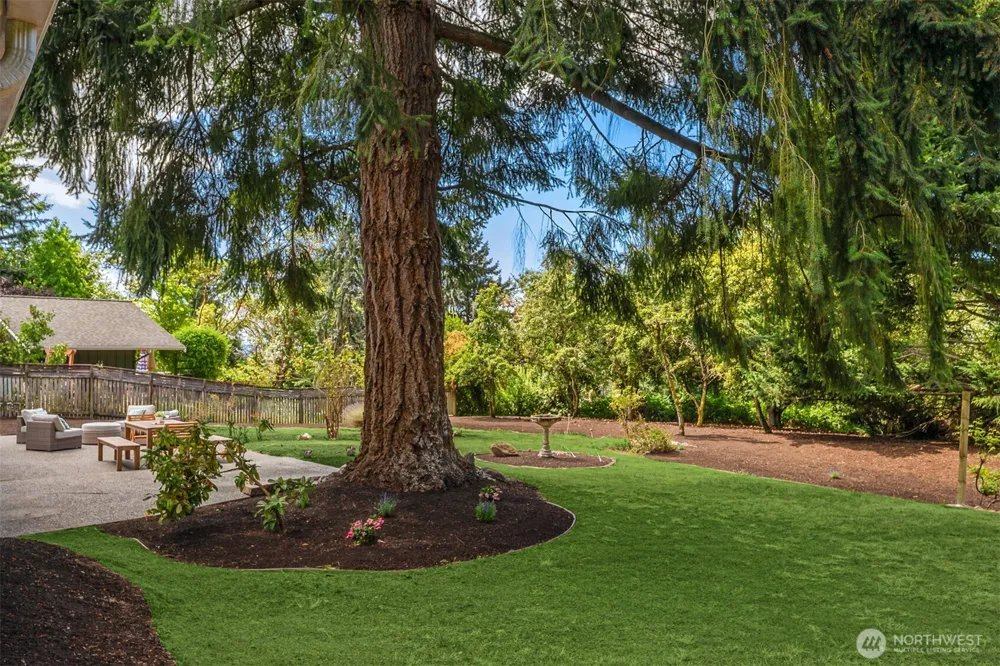 2805 124th Place NE Bellevue, WA 98005