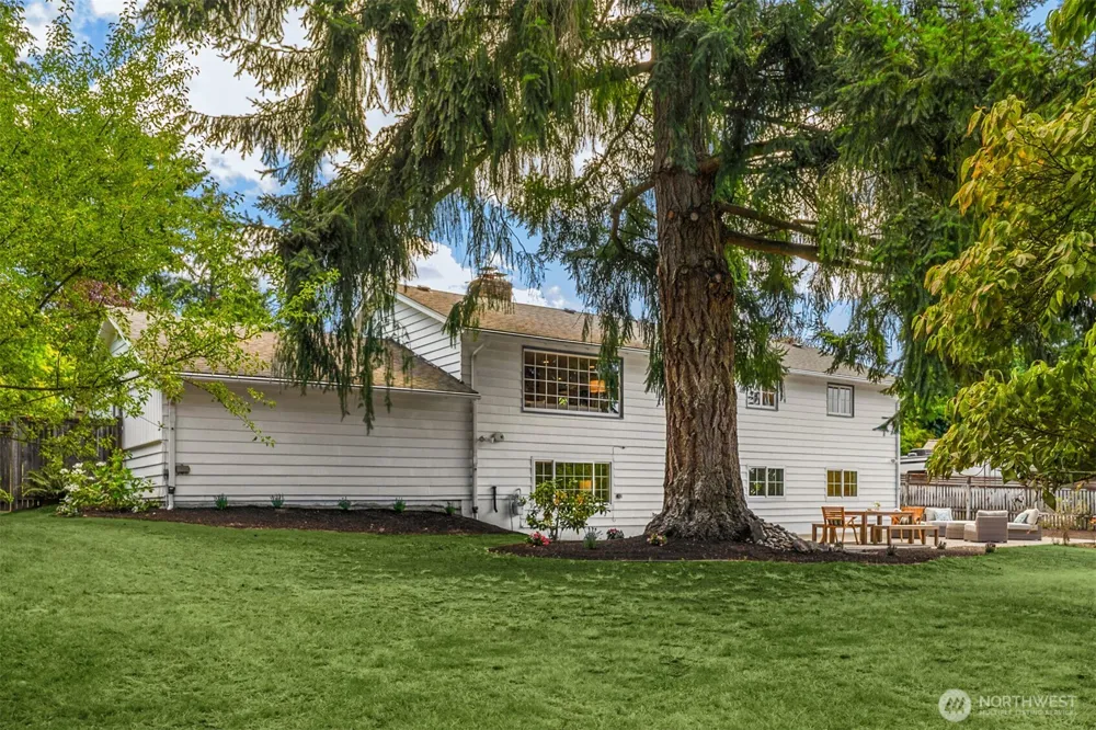 2805 124th Place NE Bellevue, WA 98005