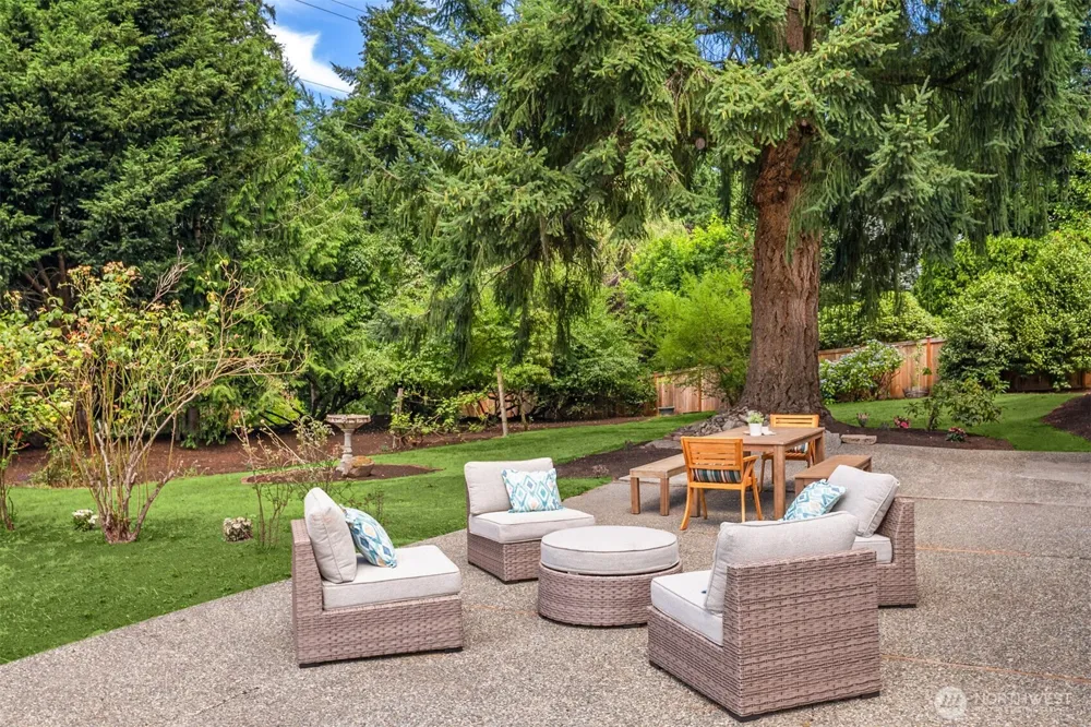 2805 124th Place NE Bellevue, WA 98005