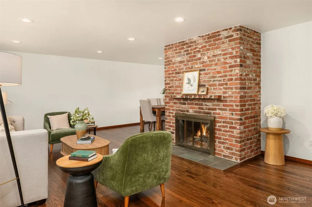 2805 124th Place NE Bellevue, WA 98005