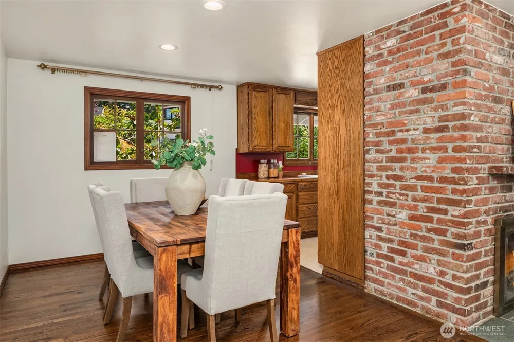 2805 124th Place NE Bellevue, WA 98005