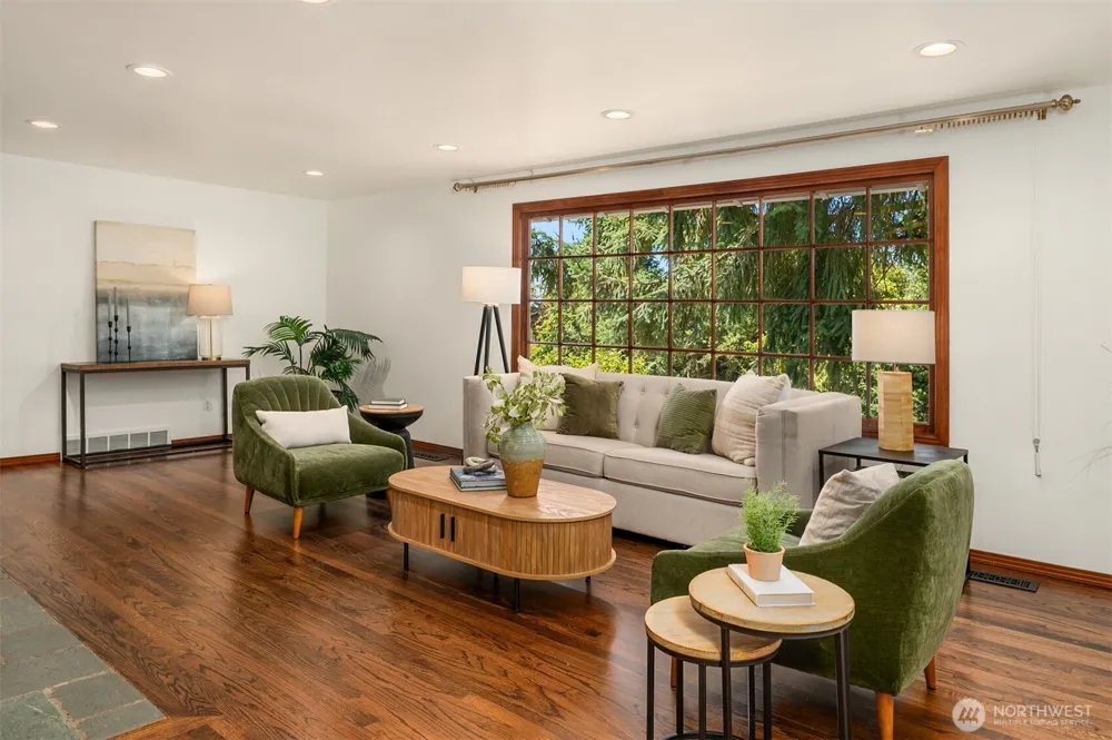2805 124th Place NE Bellevue, WA 98005