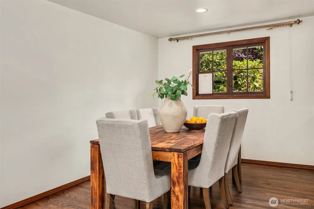2805 124th Place NE Bellevue, WA 98005