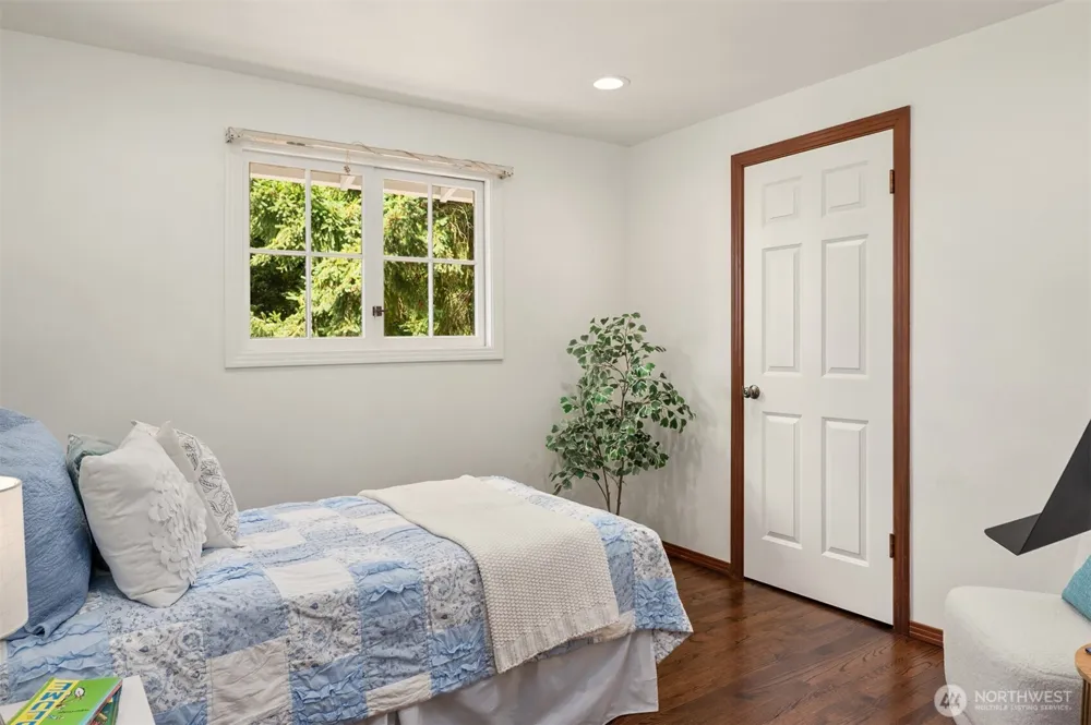 2805 124th Place NE Bellevue, WA 98005