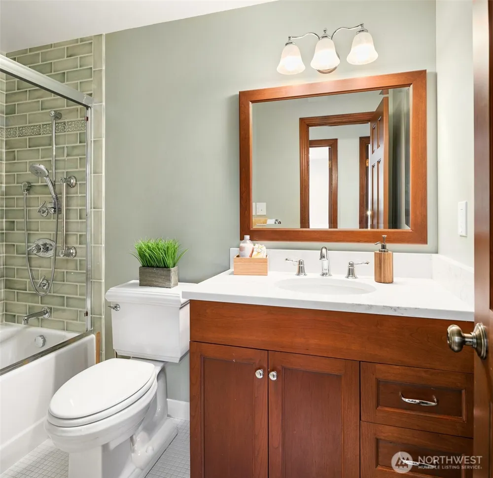 2805 124th Place NE Bellevue, WA 98005