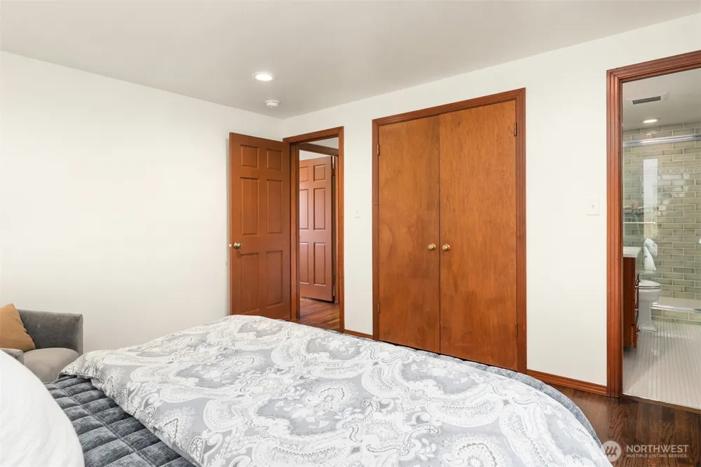 2805 124th Place NE Bellevue, WA 98005