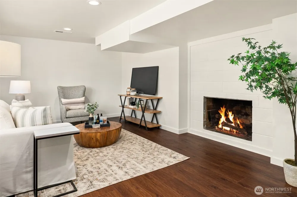 2805 124th Place NE Bellevue, WA 98005