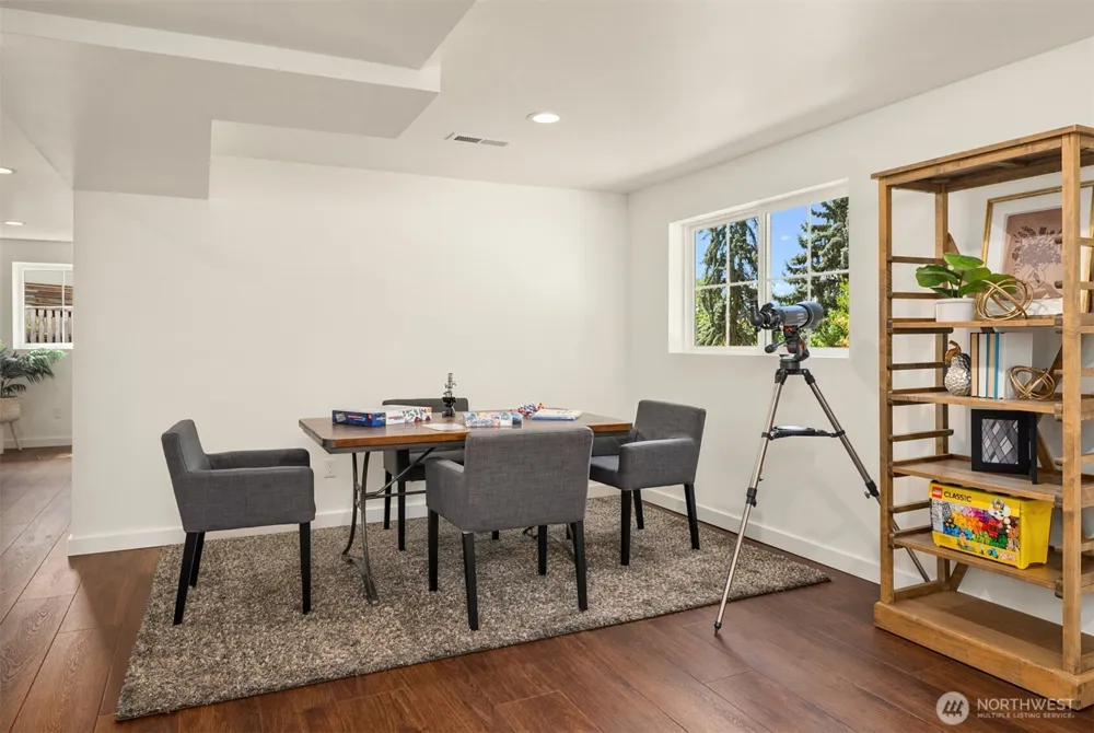 2805 124th Place NE Bellevue, WA 98005