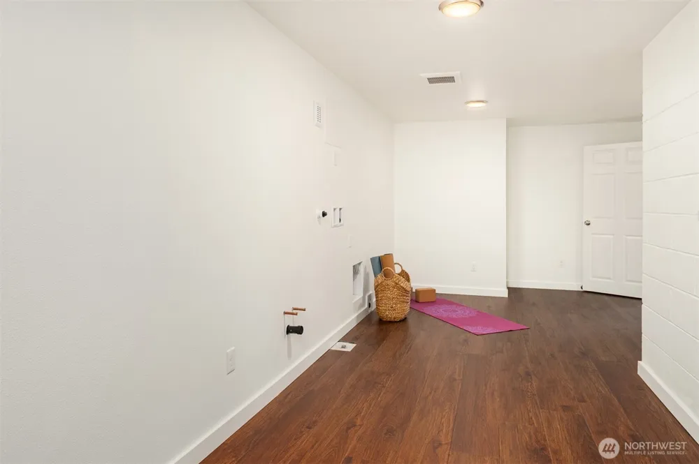 2805 124th Place NE Bellevue, WA 98005