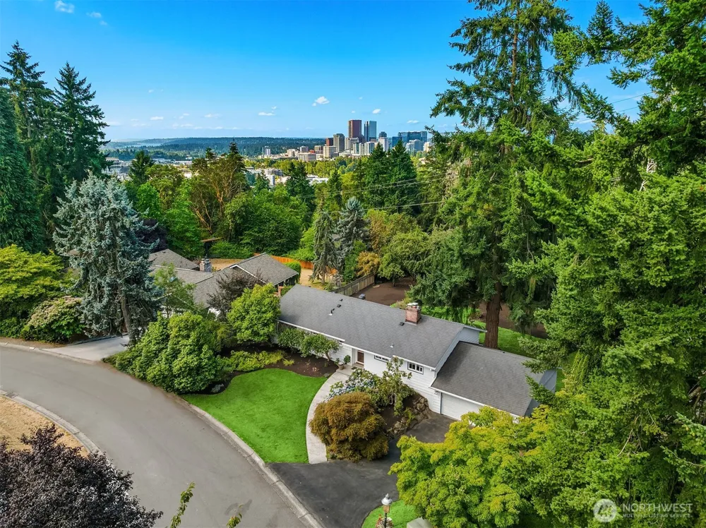 2805 124th Place NE Bellevue, WA 98005