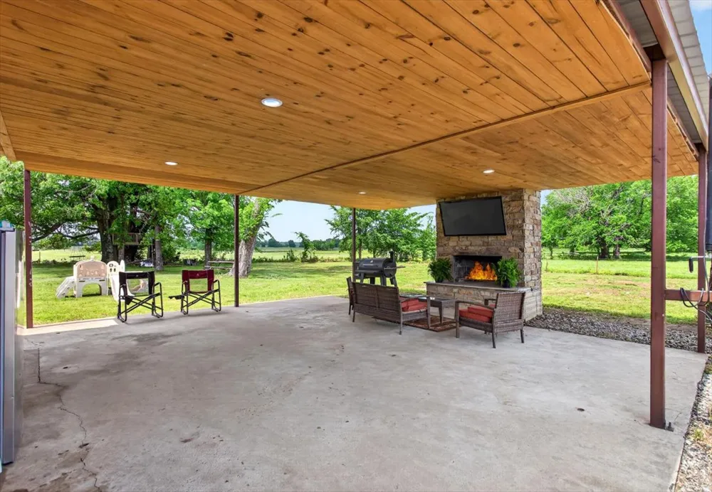 30253 W State Hwy 31 McCurtain, OK 74944