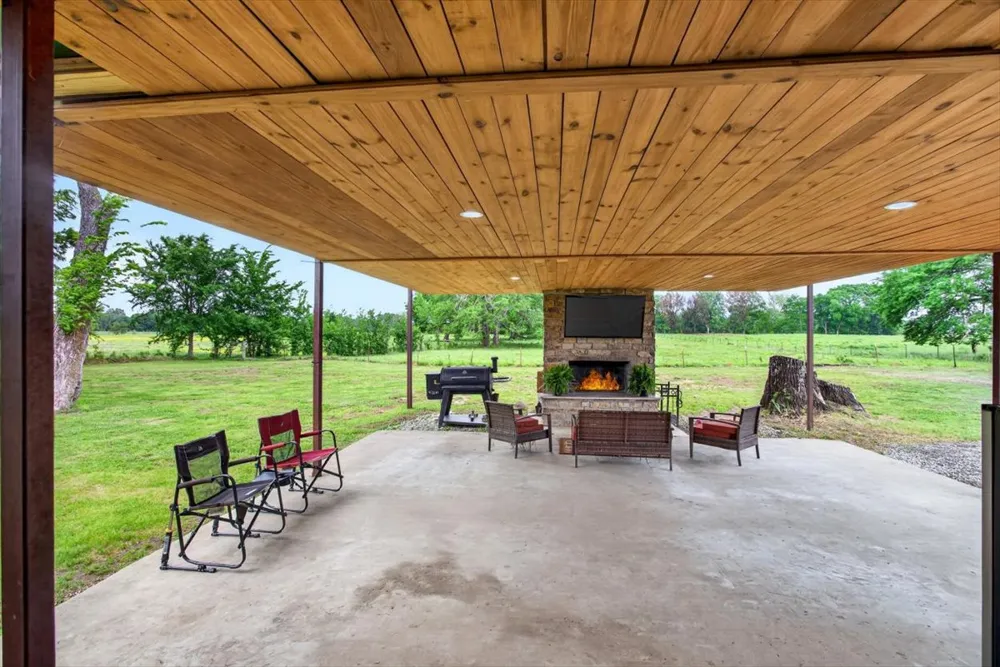 30253 W State Hwy 31 McCurtain, OK 74944