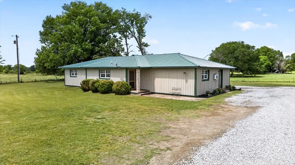 30253 W State Hwy 31 McCurtain, OK 74944