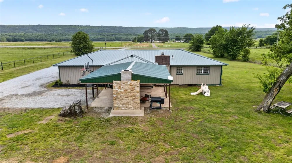 30253 W State Hwy 31 McCurtain, OK 74944