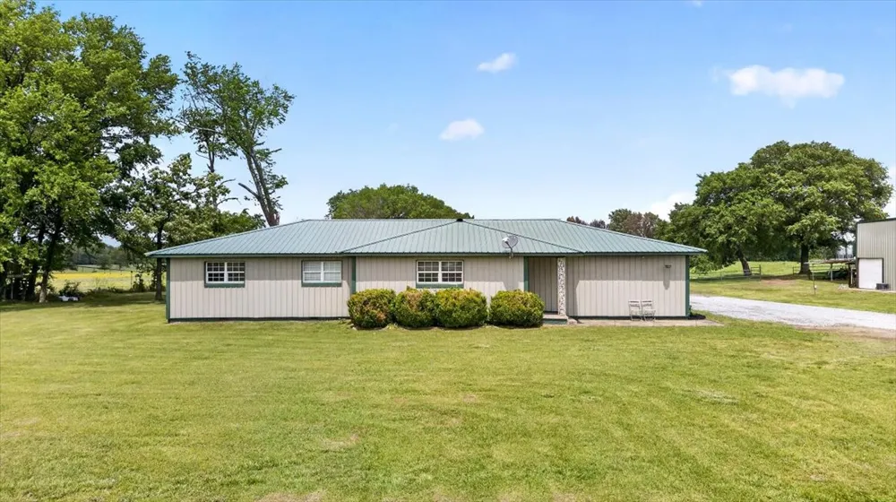 30253 W State Hwy 31 McCurtain, OK 74944