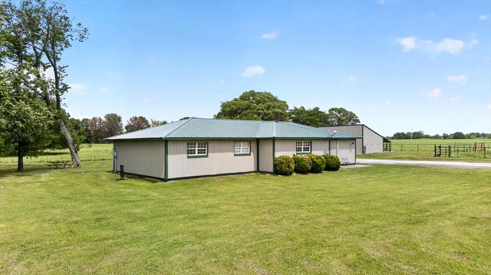 30253 W State Hwy 31 McCurtain, OK 74944