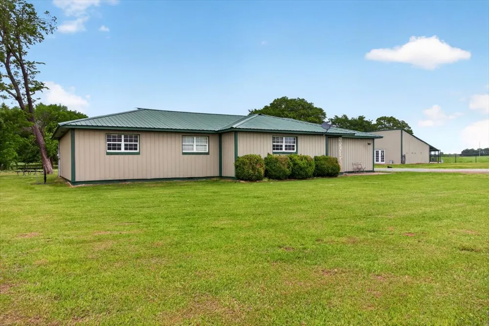 30253 W State Hwy 31 McCurtain, OK 74944