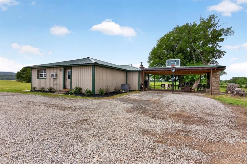 30253 W State Hwy 31 McCurtain, OK 74944