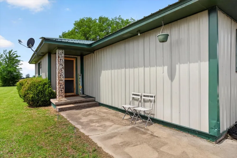 30253 W State Hwy 31 McCurtain, OK 74944