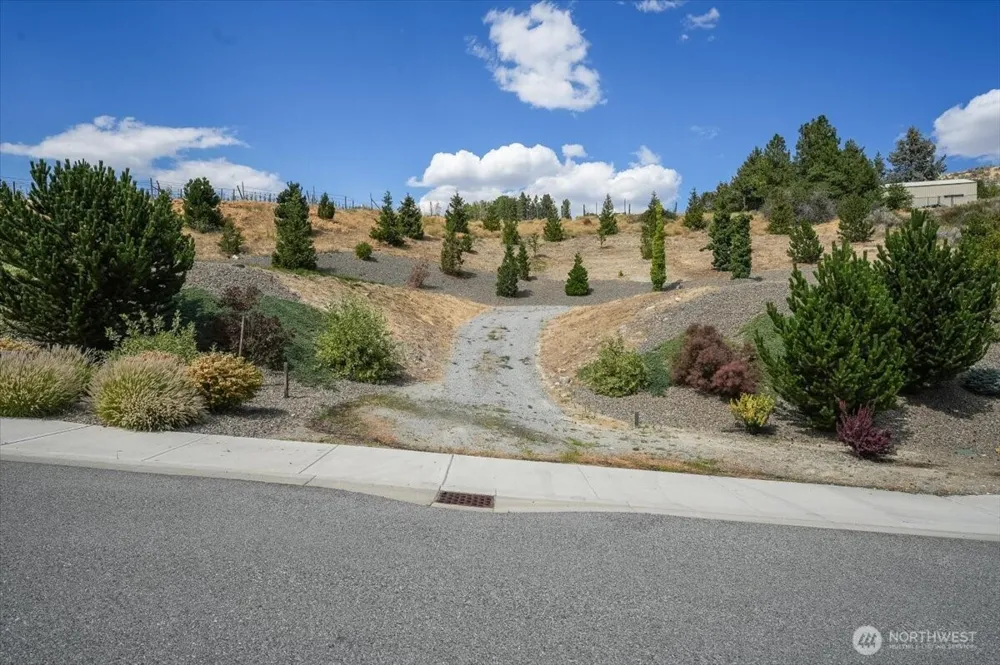 38 Madrona Lane Chelan, WA 98816