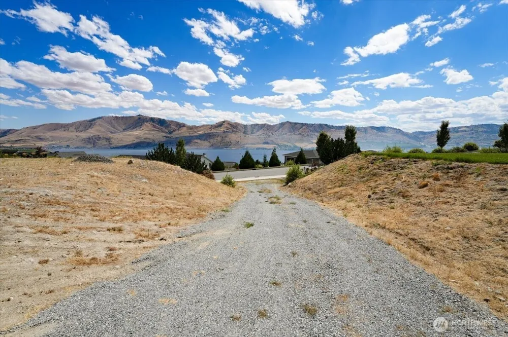 38 Madrona Lane Chelan, WA 98816