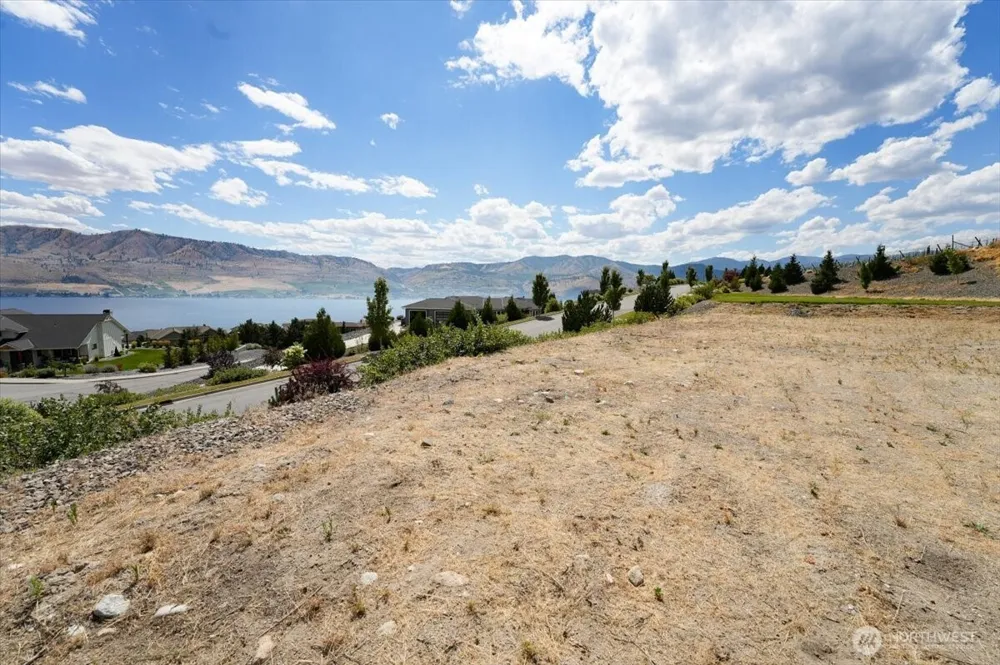 38 Madrona Lane Chelan, WA 98816