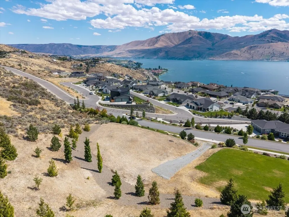 38 Madrona Lane Chelan, WA 98816