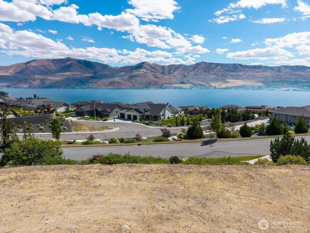 38 Madrona Lane Chelan, WA 98816