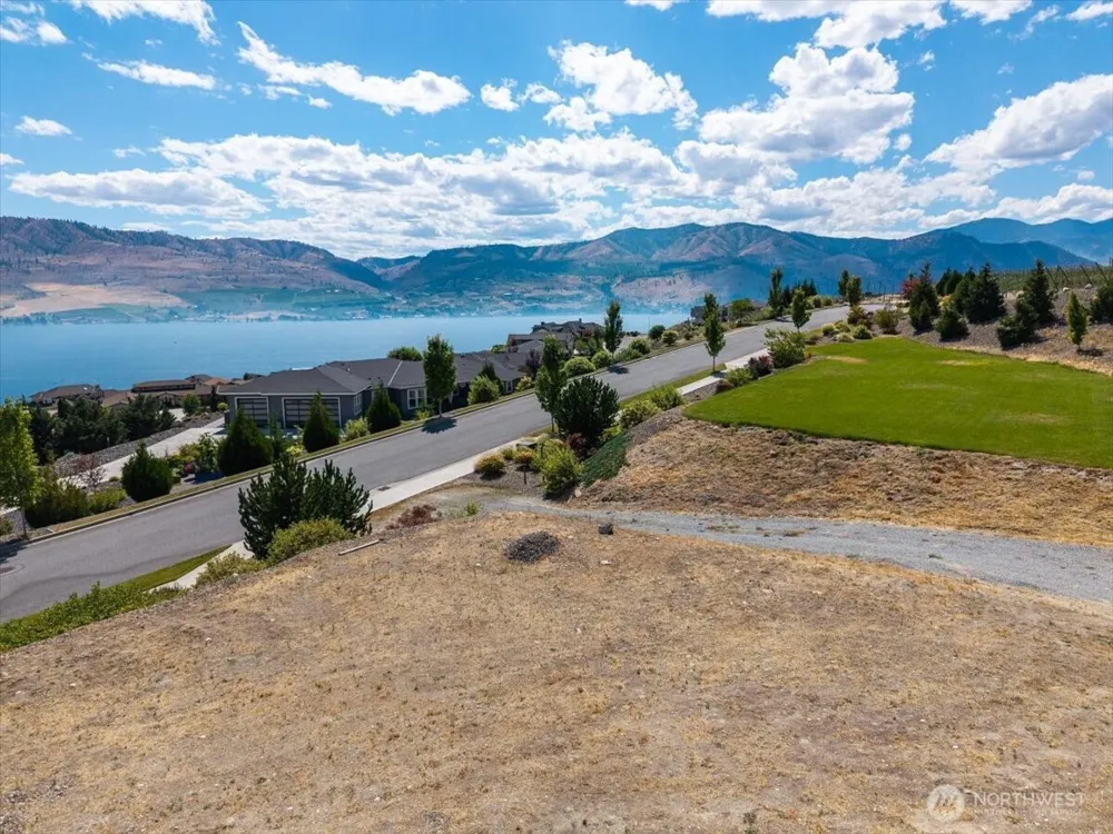 38 Madrona Lane Chelan, WA 98816