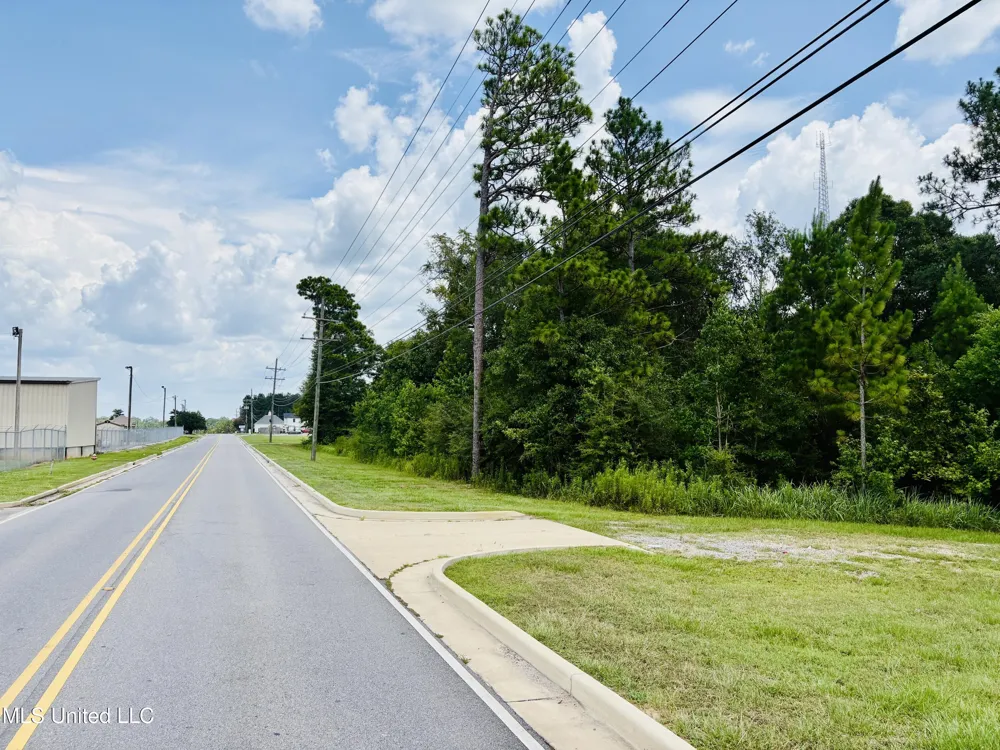 165 Scott Road Lucedale, MS 39452