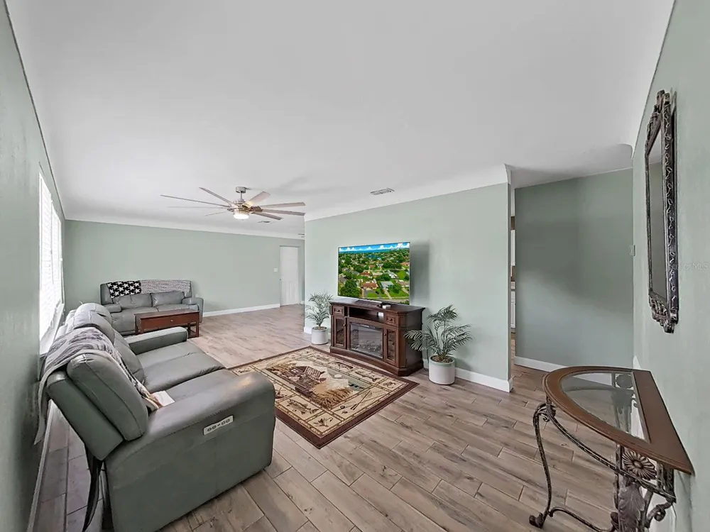 5931 49TH AVENUE St Petersburg, FL 33709