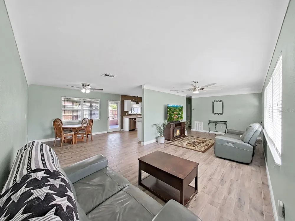 5931 49TH AVENUE St Petersburg, FL 33709