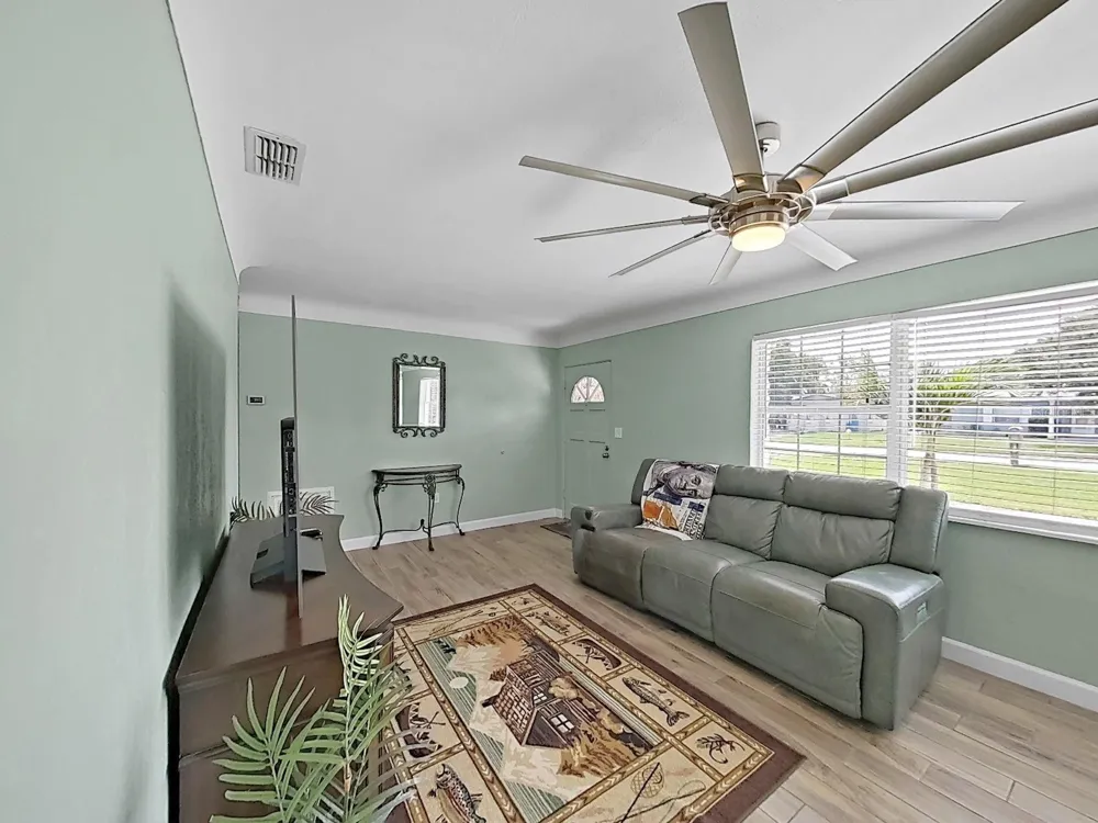 5931 49TH AVENUE St Petersburg, FL 33709