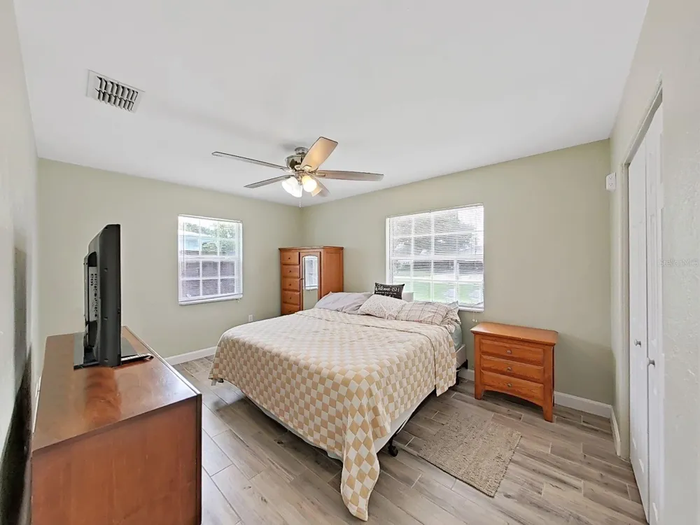 5931 49TH AVENUE St Petersburg, FL 33709