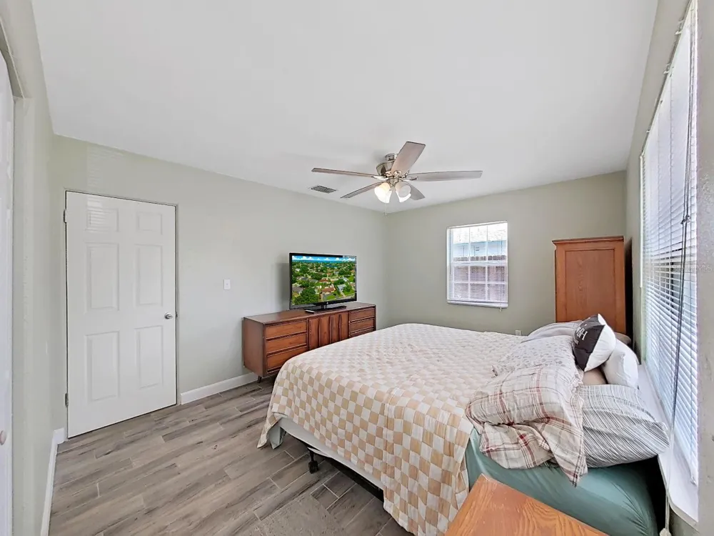 5931 49TH AVENUE St Petersburg, FL 33709
