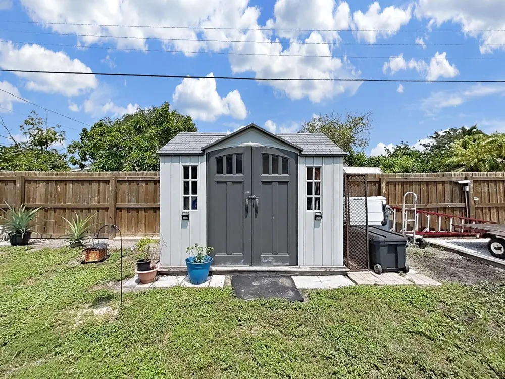 5931 49TH AVENUE St Petersburg, FL 33709