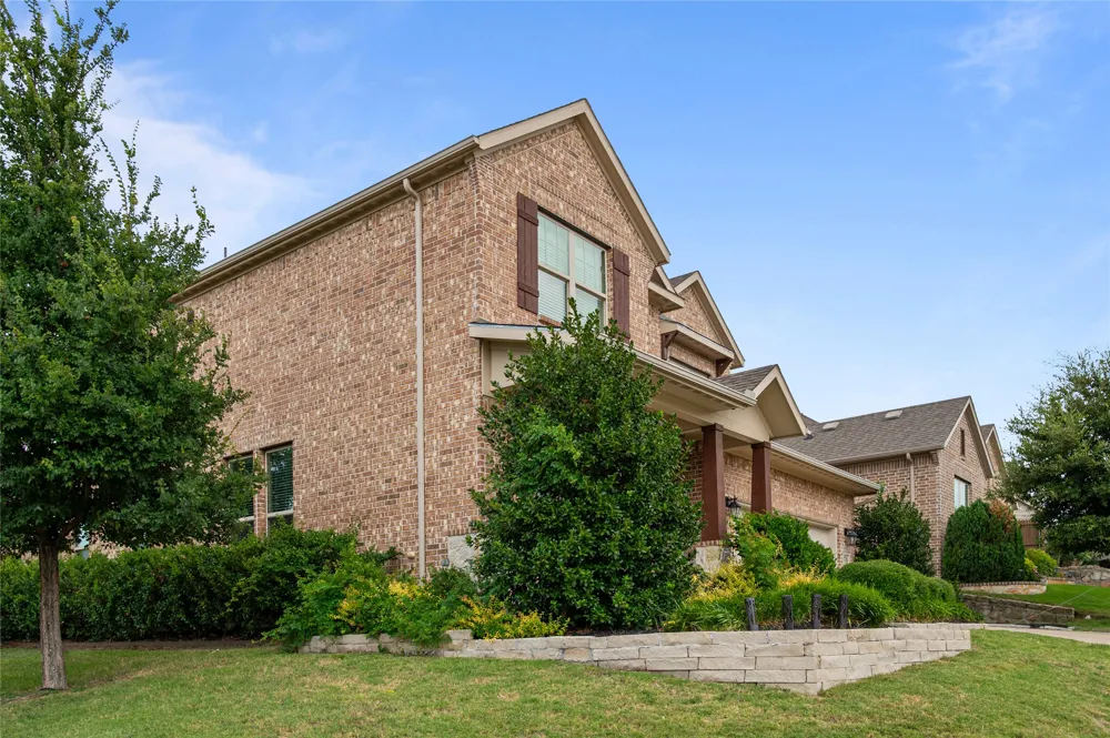 2201 Blue Harbor Way Garland, TX 75043