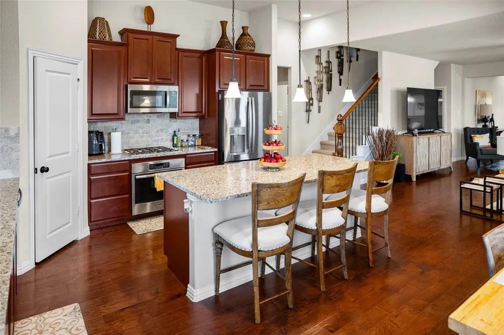 2201 Blue Harbor Way Garland, TX 75043