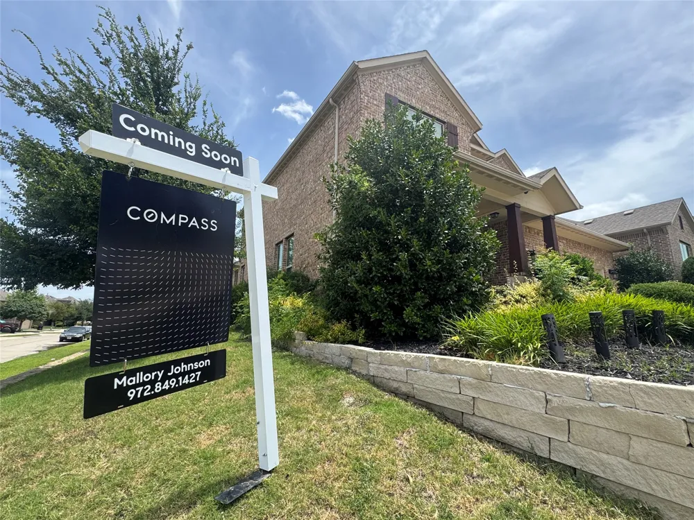 2201 Blue Harbor Way Garland, TX 75043