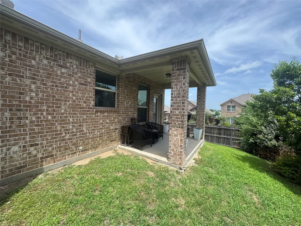 2201 Blue Harbor Way Garland, TX 75043