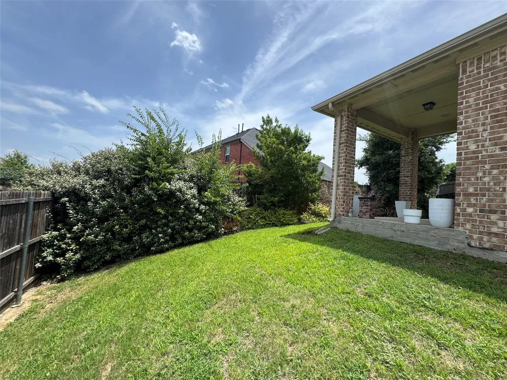 2201 Blue Harbor Way Garland, TX 75043
