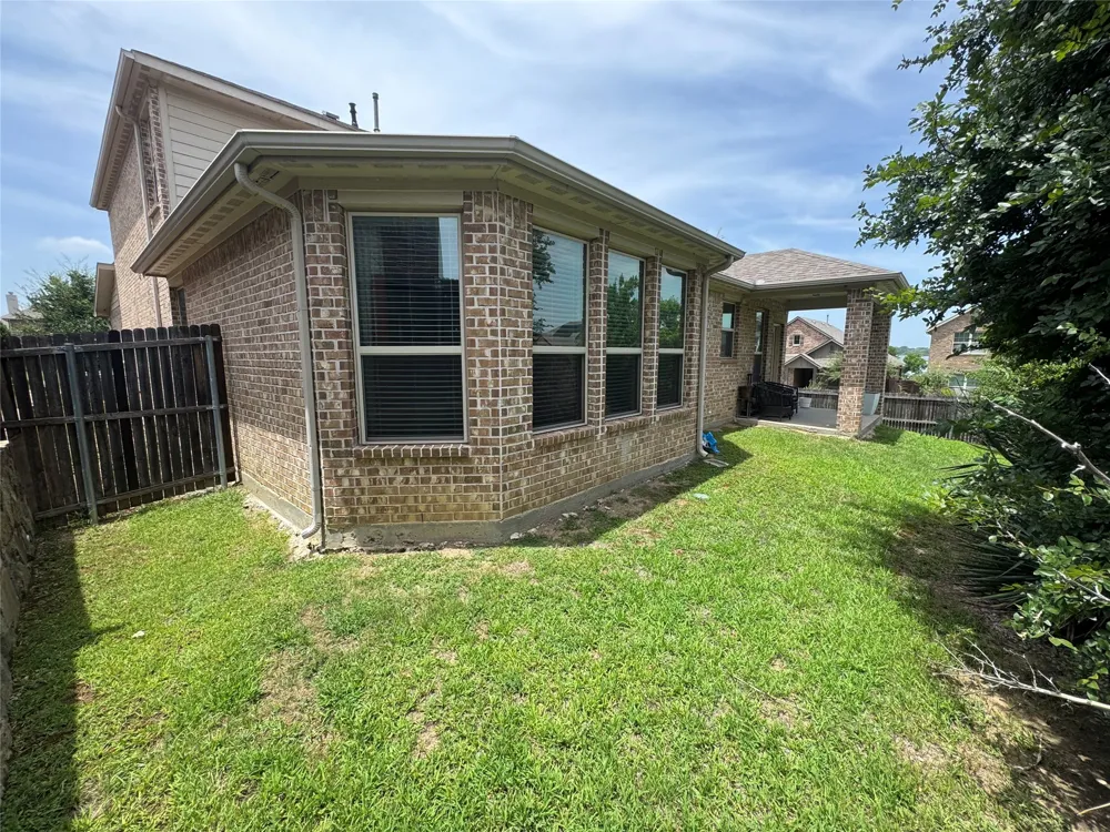 2201 Blue Harbor Way Garland, TX 75043