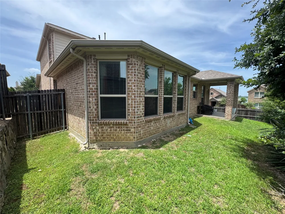 2201 Blue Harbor Way Garland, TX 75043