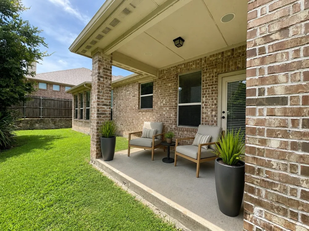 2201 Blue Harbor Way Garland, TX 75043