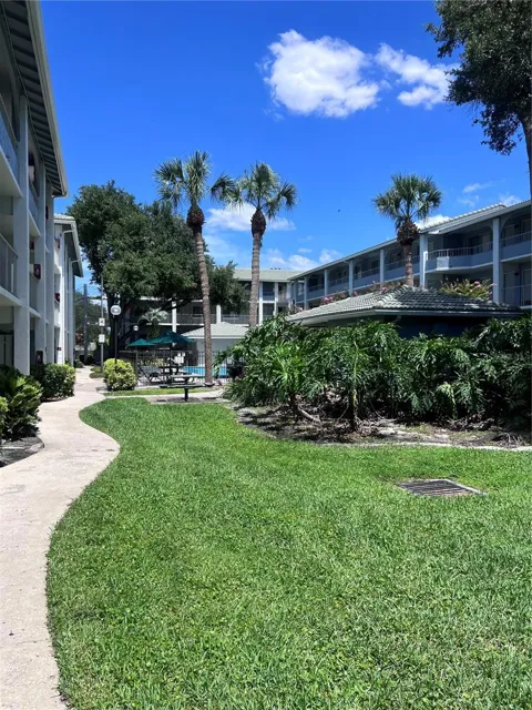 126 BLUE POINT WAY #100