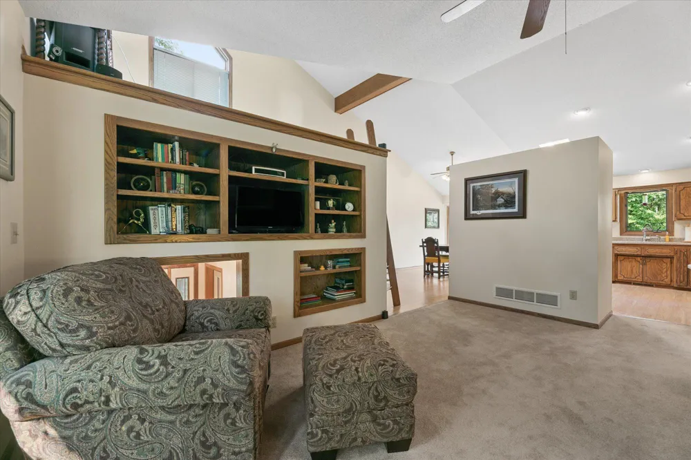 6241 141st Avenue NE Columbus, MN 55025