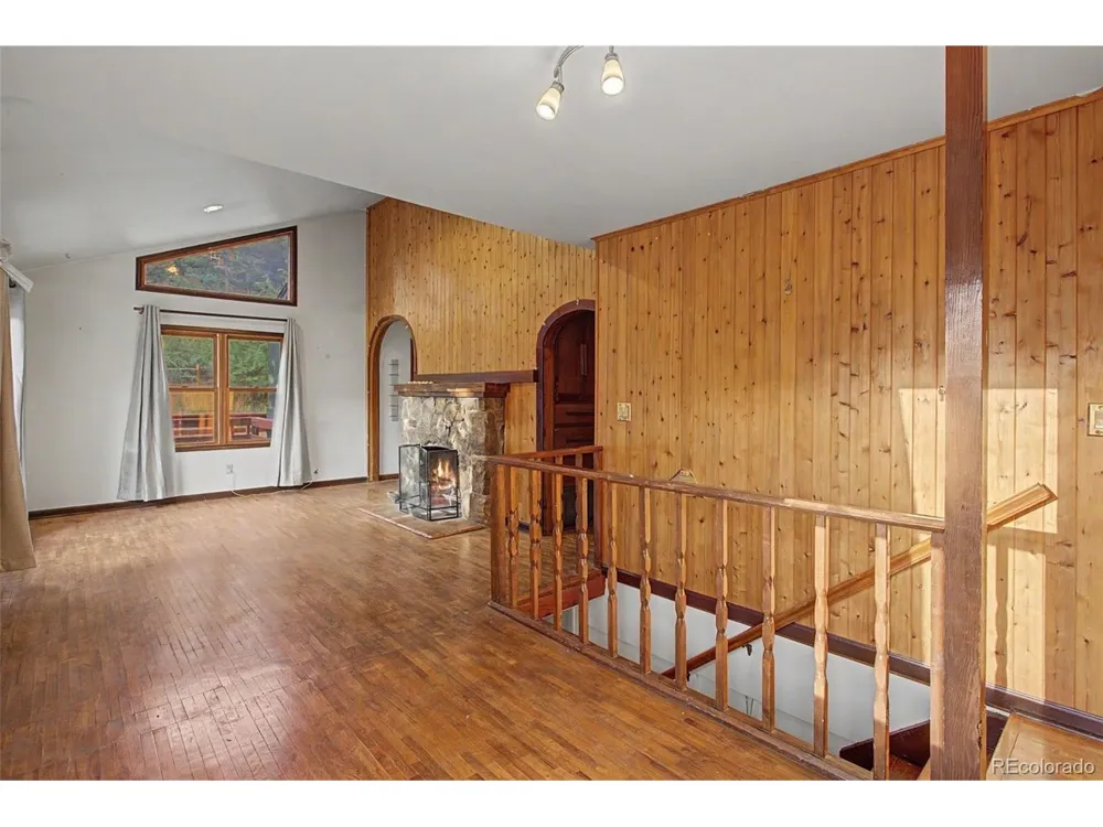 9735 Mountain Road Cascade, CO 80809
