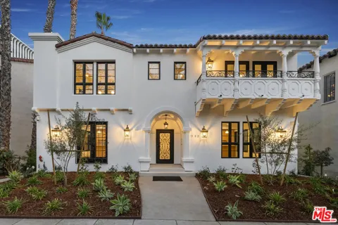 132 S Oakhurst Drive