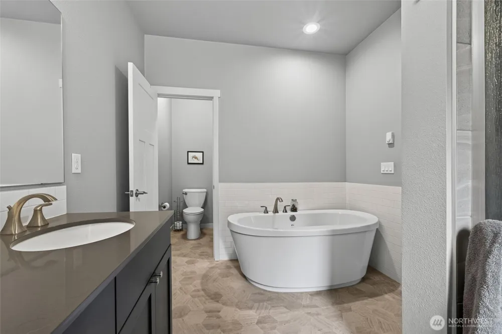 20905 192nd Avenue E Orting, WA 98360