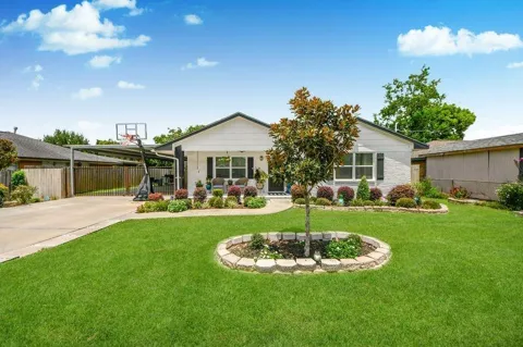 1409 Avenue I